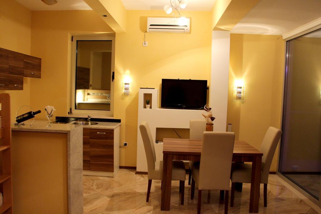 Crystal Apartments 울친 외부 사진
