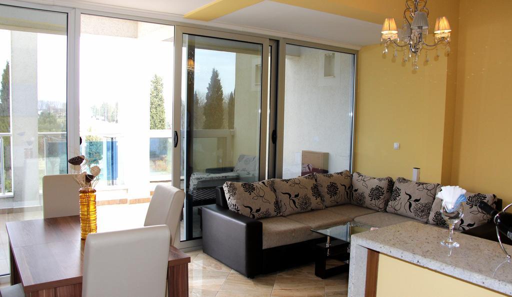 Crystal Apartments 울친 외부 사진