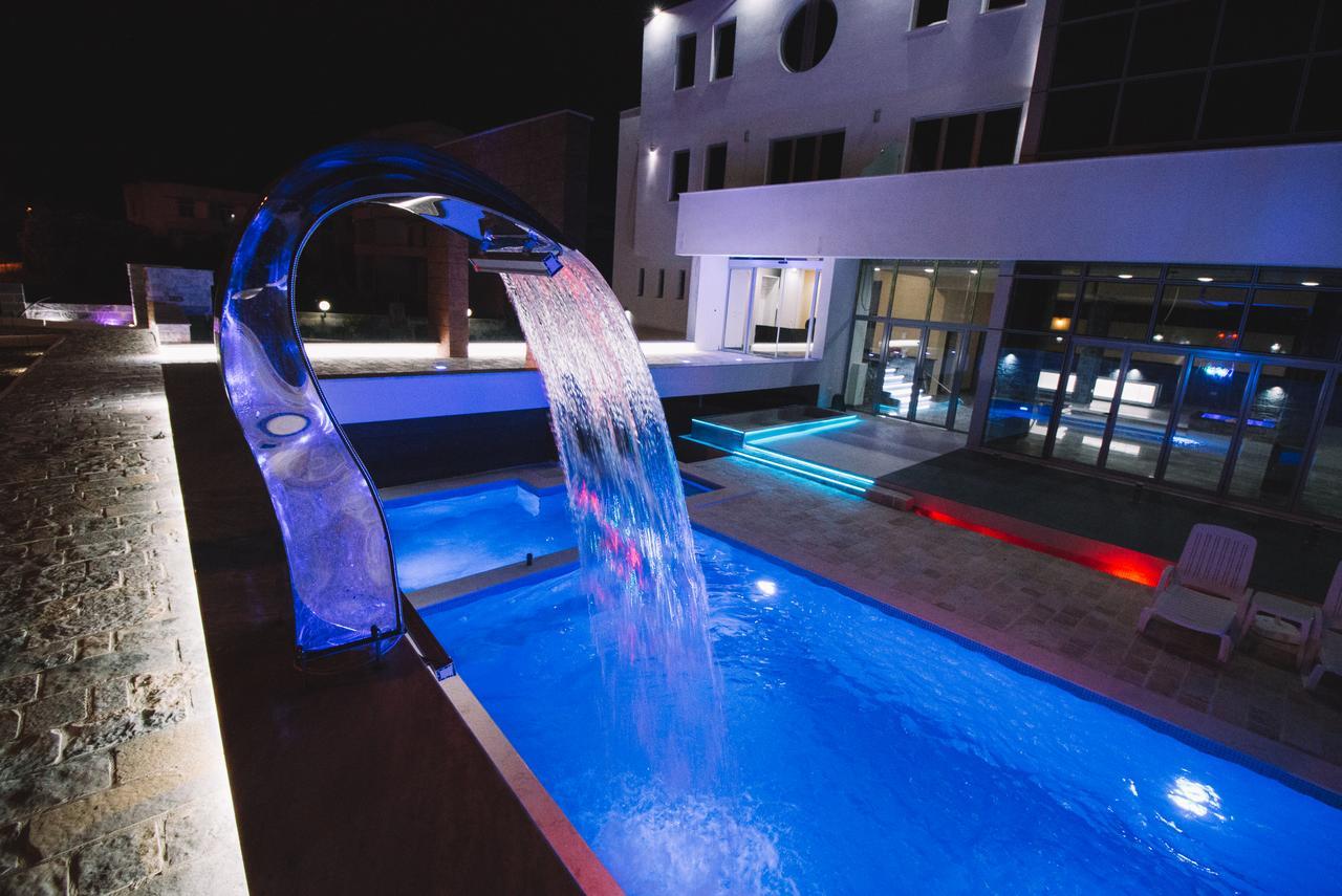 Crystal Apartments 울친 외부 사진