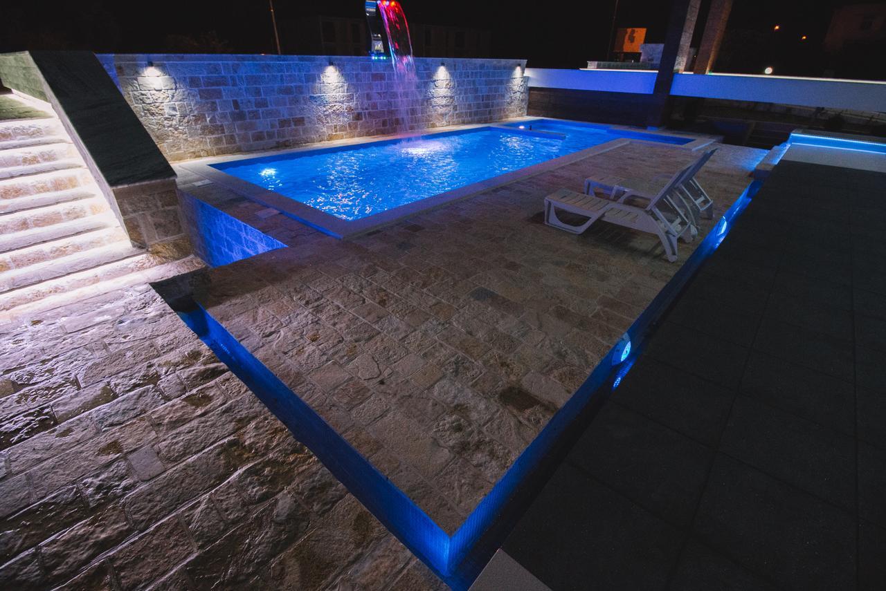 Crystal Apartments 울친 외부 사진