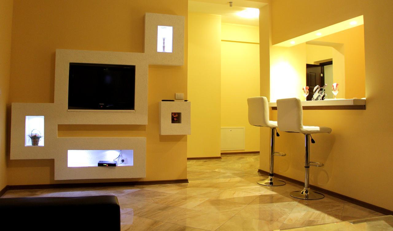 Crystal Apartments 울친 객실 사진